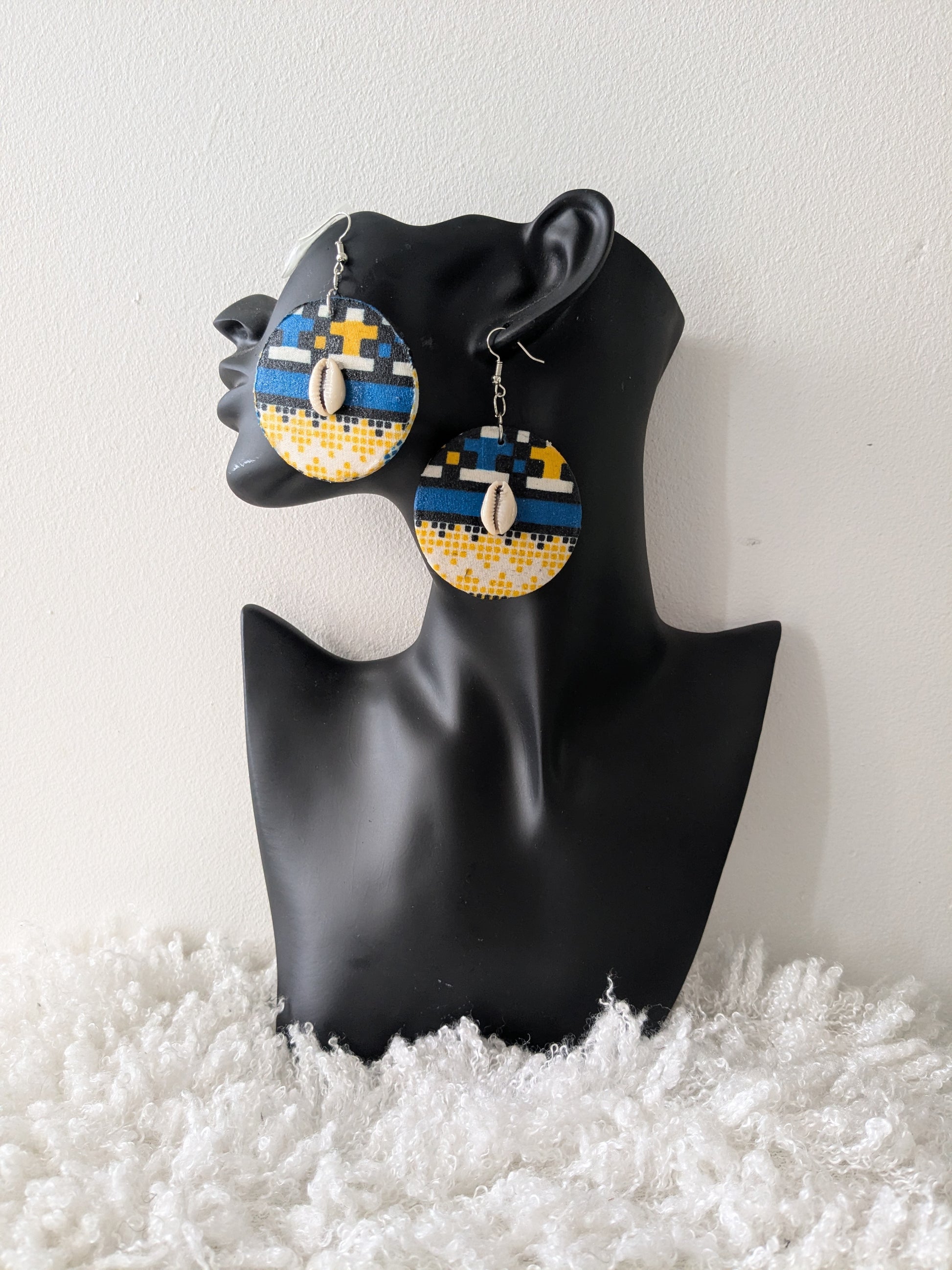 Lined turquoise blue, yellow and black  tote bag with matching earrings