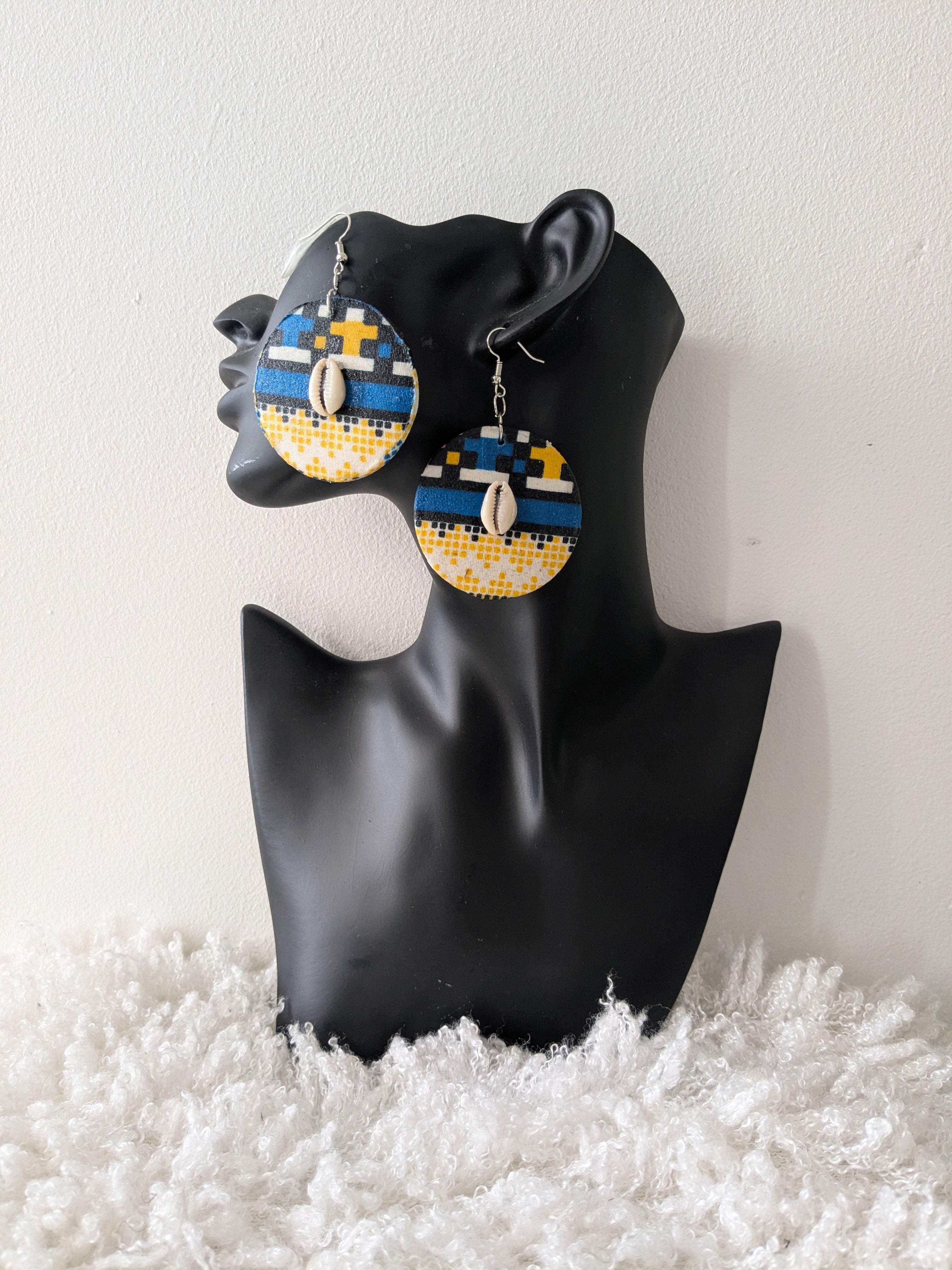 Lined turquoise blue, yellow and black  tote bag with matching earrings