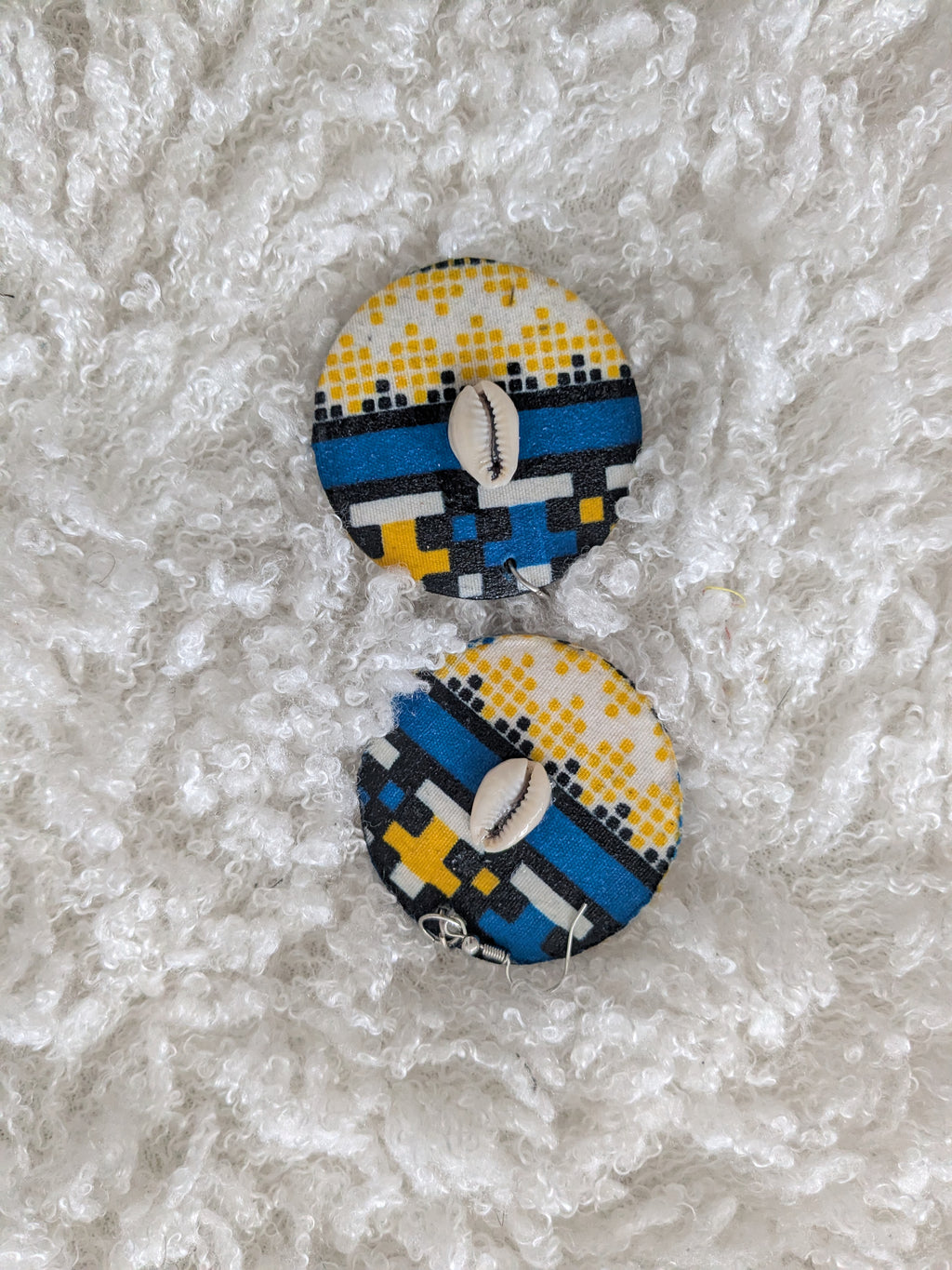 Lined turquoise blue, yellow and black  tote bag with matching earrings
